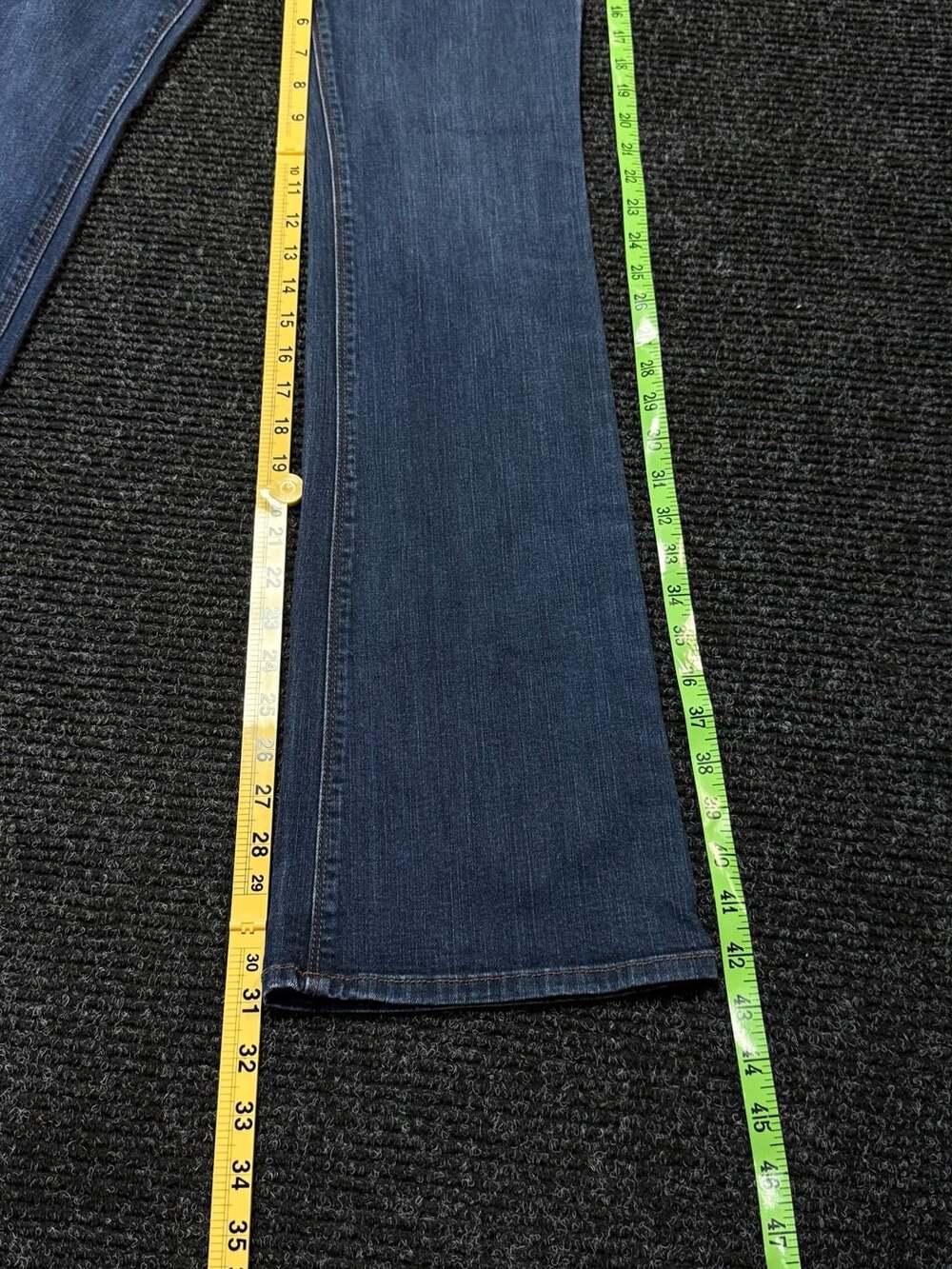 White House Black Market Skinny Flare Jeans Dark Wash Size 4R Quiet Luxury Bootc